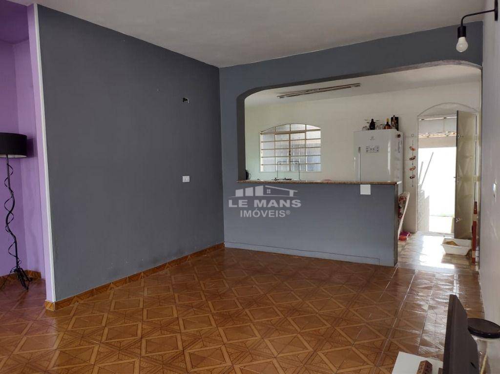 Casa à venda com 2 quartos, 80m² - Foto 9