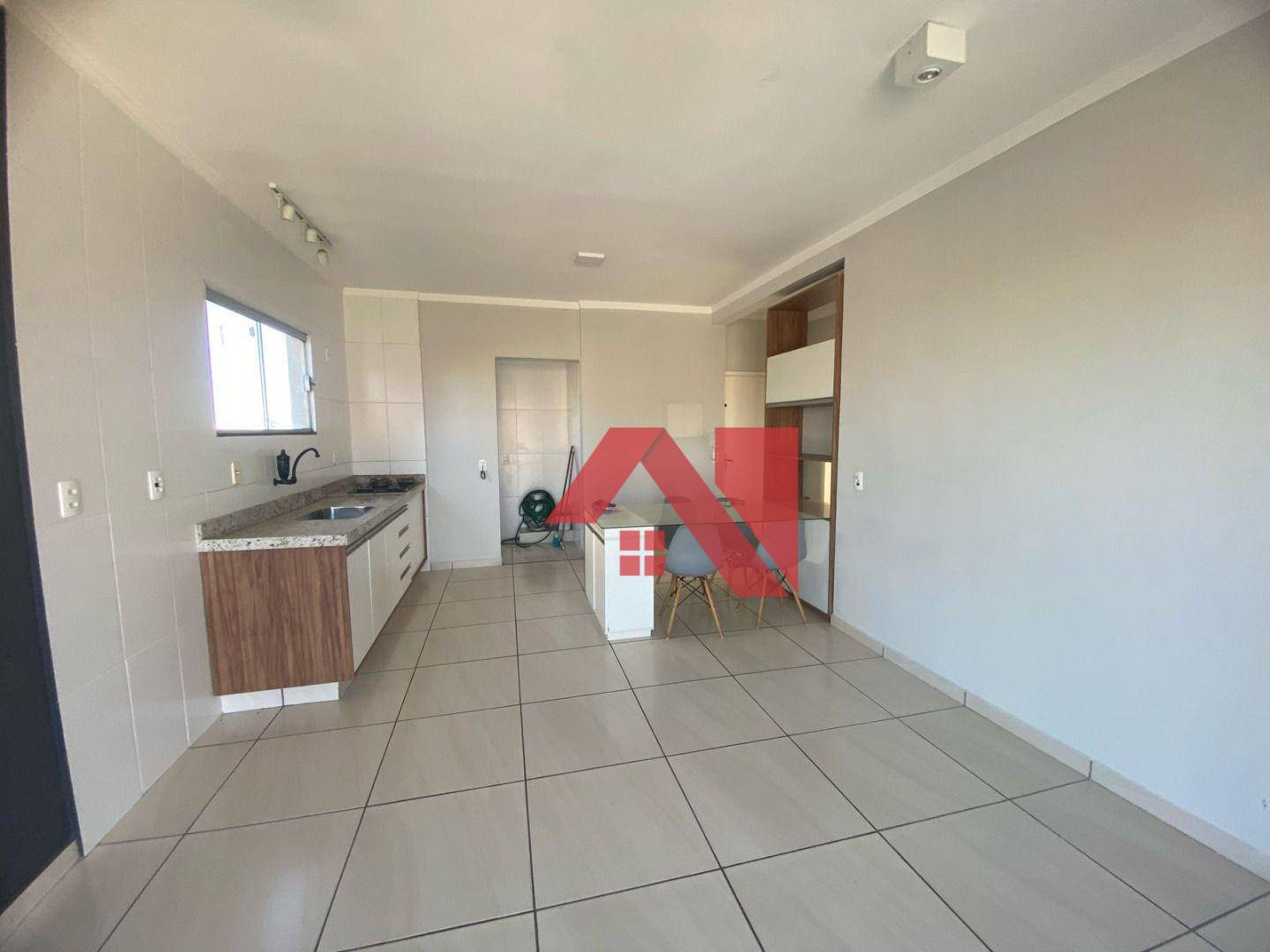 Apartamento à venda com 2 quartos, 80m² - Foto 4