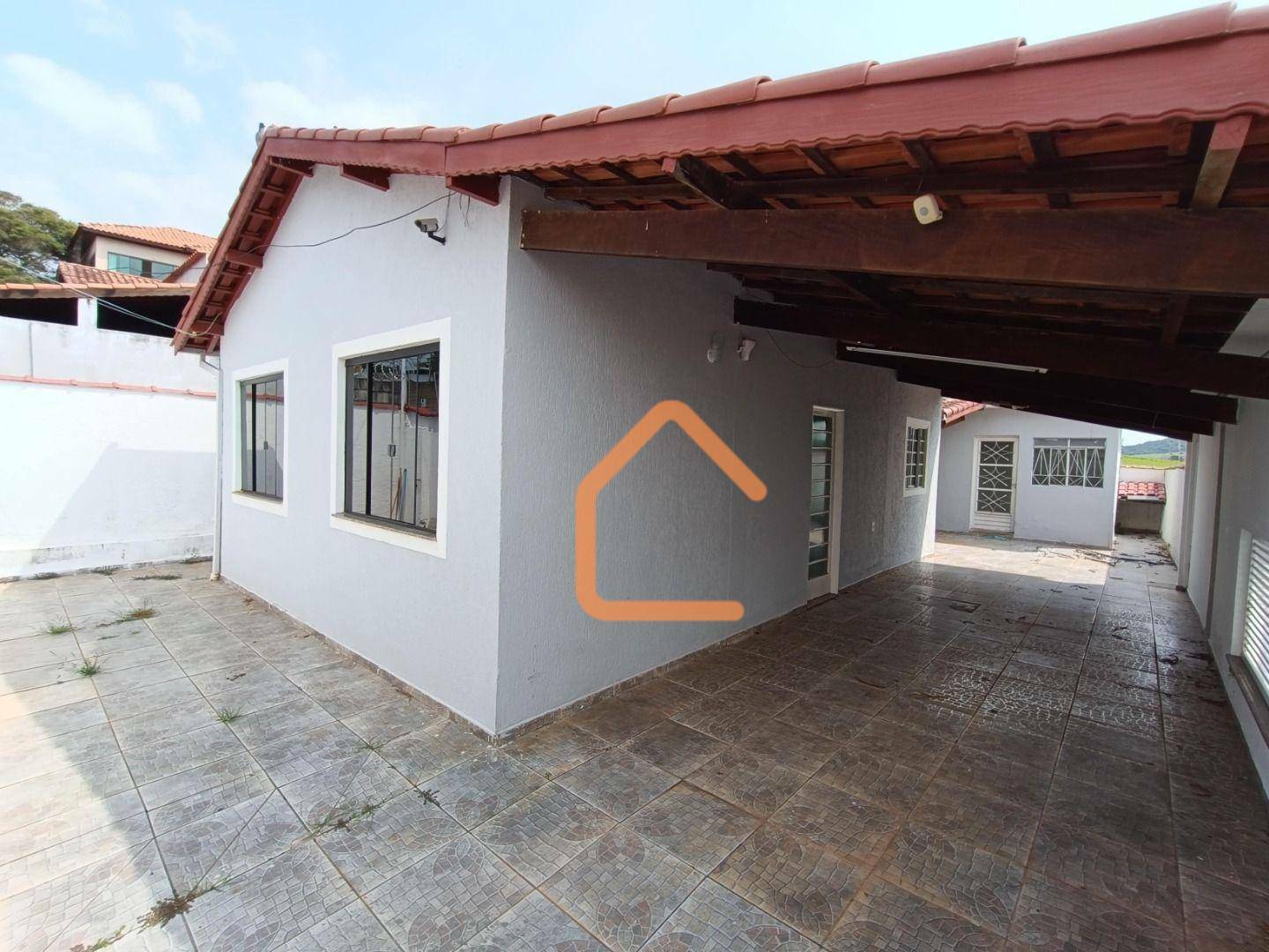 Casa à venda com 4 quartos, 120m² - Foto 1