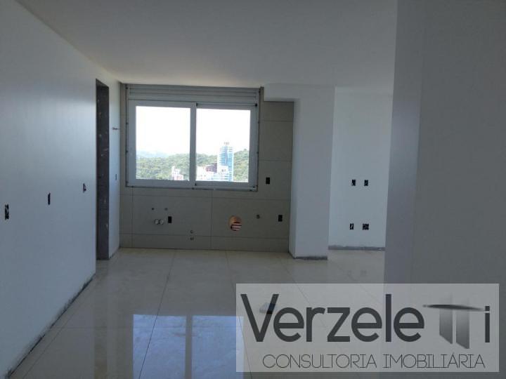 Apartamento à venda com 3 quartos, 180m² - Foto 8