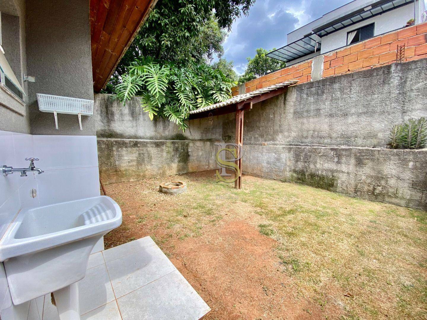 Casa à venda com 2 quartos, 60m² - Foto 14