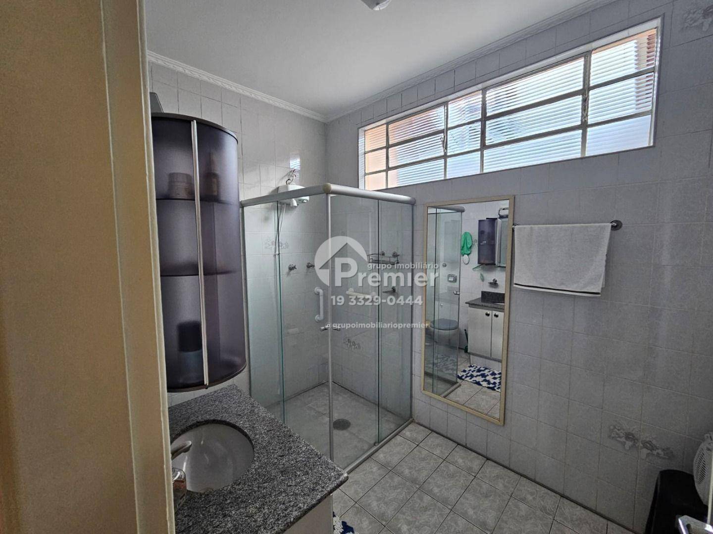 Casa à venda com 3 quartos, 202m² - Foto 2