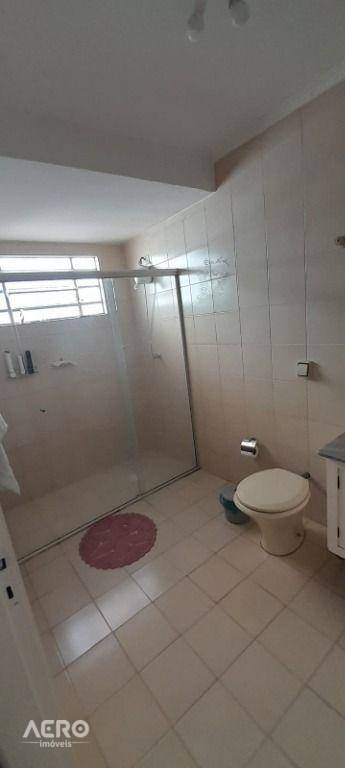 Casa à venda com 4 quartos, 177m² - Foto 13