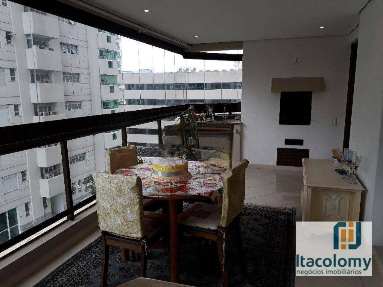 Apartamento à venda com 4 quartos, 288m² - Foto 2