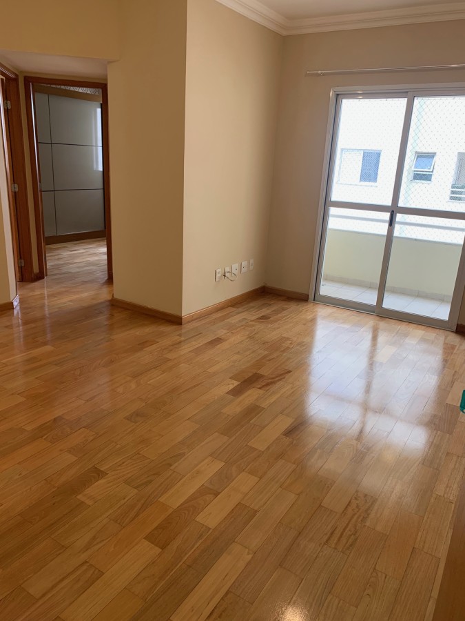 Apartamento à venda com 2 quartos, 65m² - Foto 2
