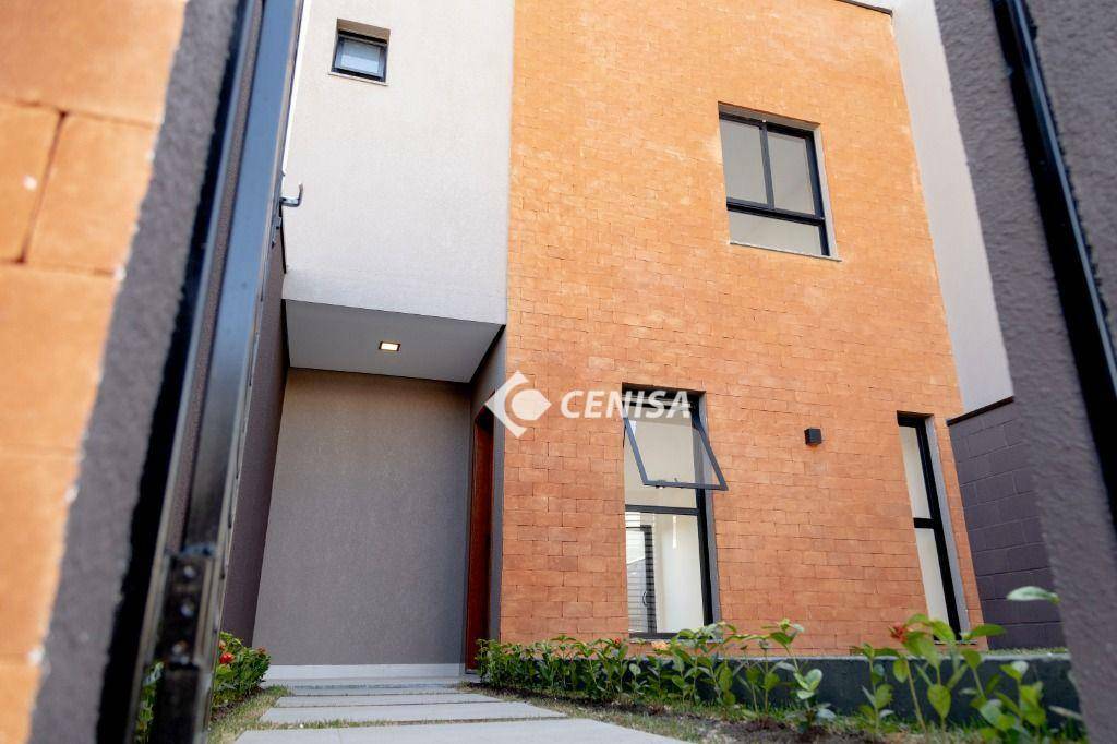 Casa à venda com 2 quartos, 80m² - Foto 1