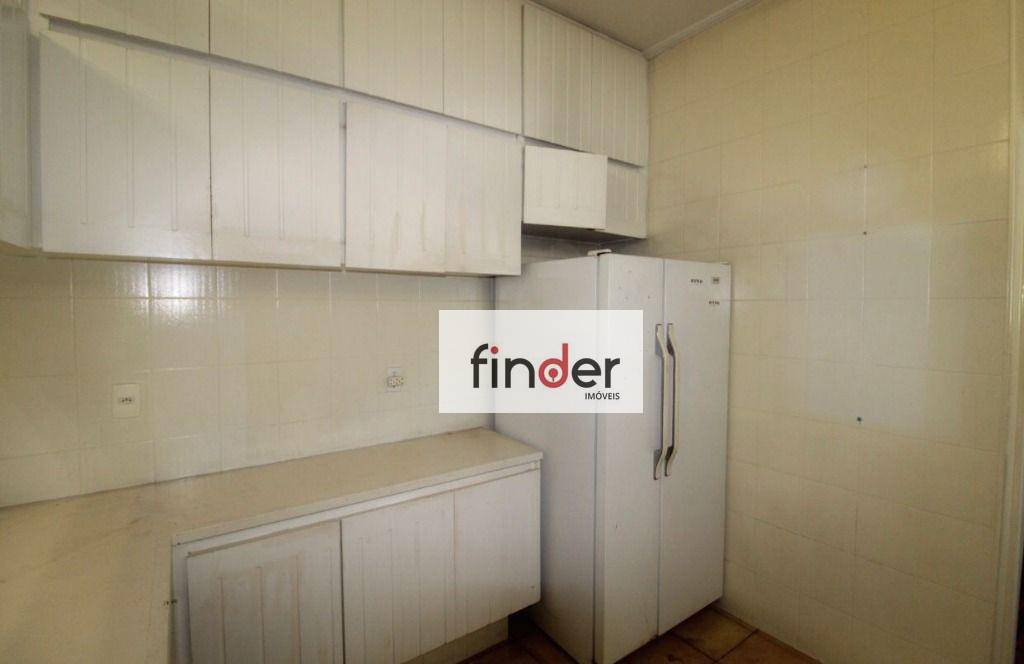 Apartamento à venda com 3 quartos, 256m² - Foto 17