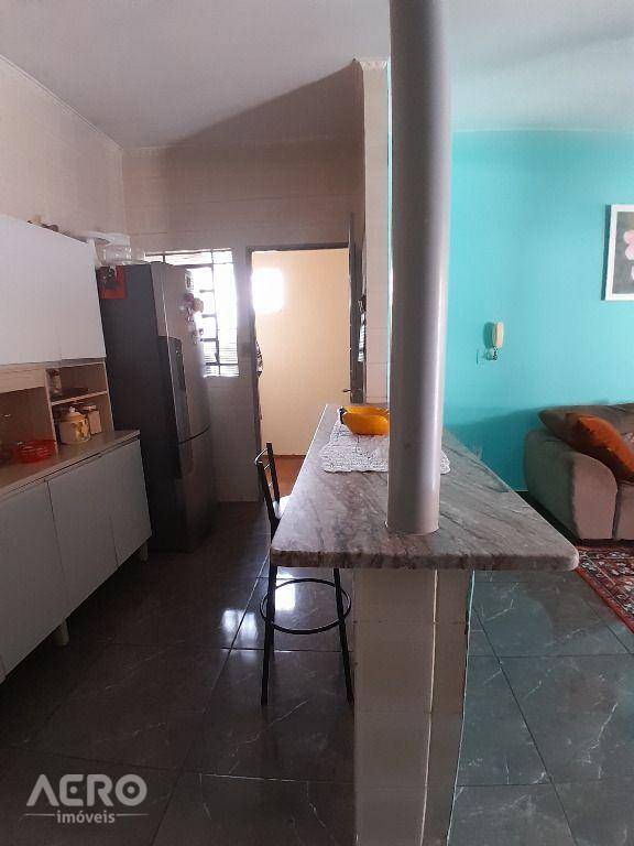 Casa à venda com 3 quartos, 175m² - Foto 13