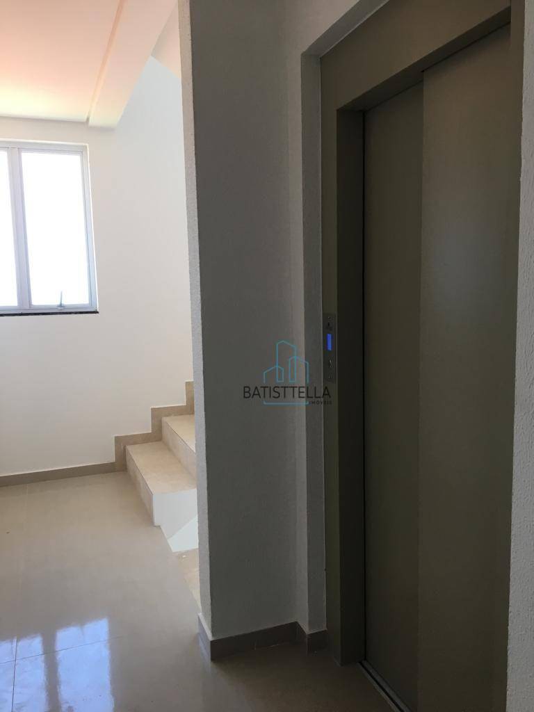 Apartamento à venda com 2 quartos, 77m² - Foto 3