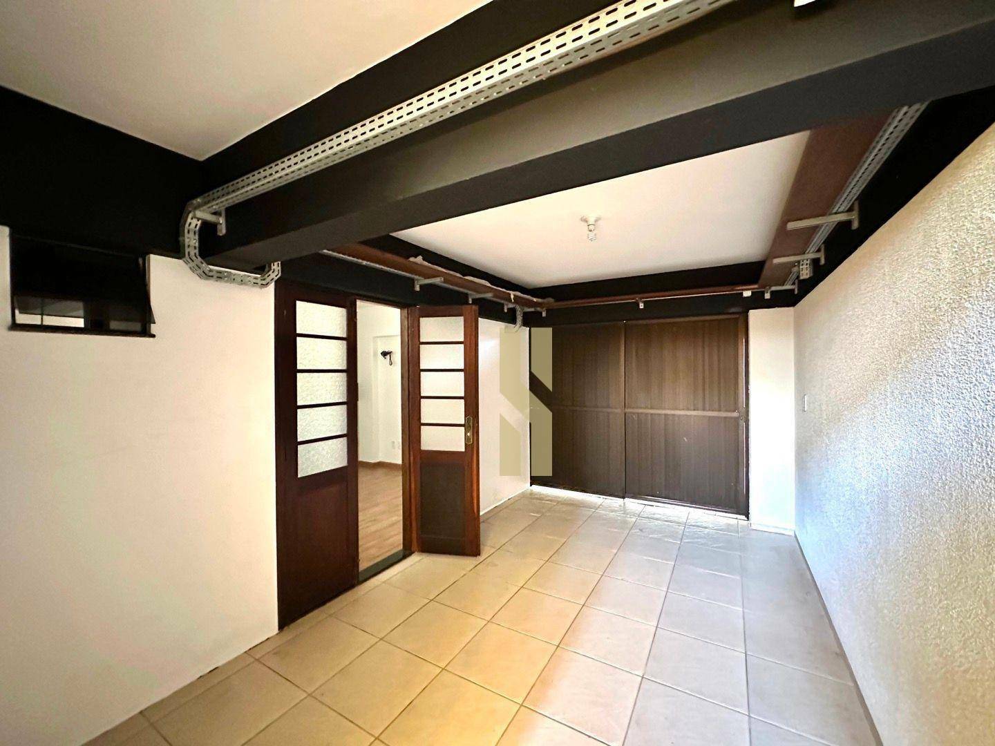 Casa à venda com 3 quartos, 280m² - Foto 6