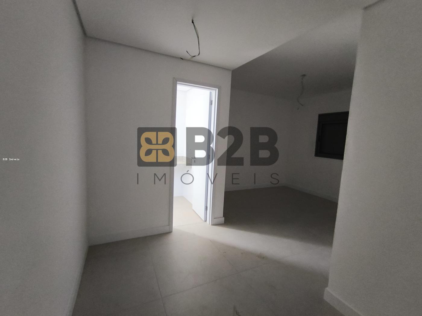 Apartamento à venda com 3 quartos, 117m² - Foto 7