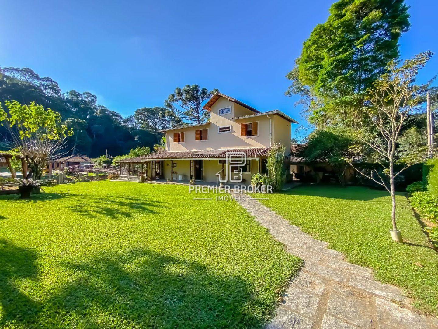 Casa de Condomínio à venda com 4 quartos, 200m² - Foto 2