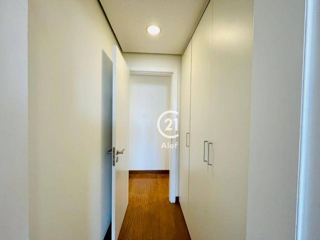 Apartamento à venda com 3 quartos, 215m² - Foto 35