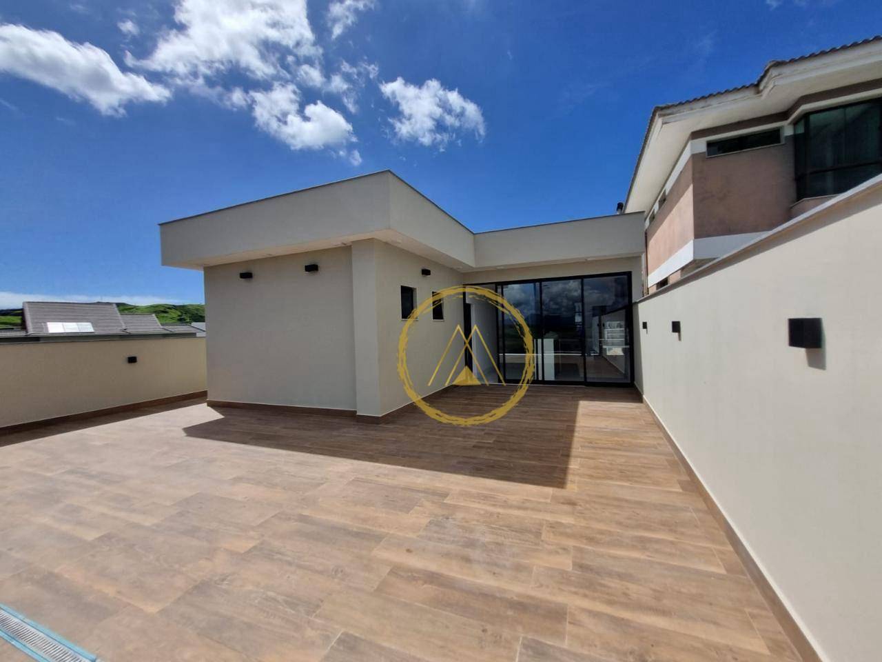 Casa de Condomínio à venda com 3 quartos, 400m² - Foto 2