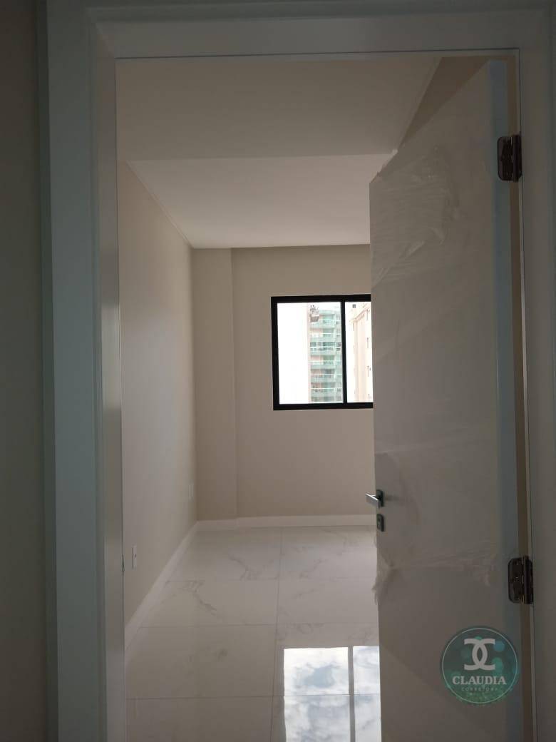 Apartamento à venda com 3 quartos, 178m² - Foto 19