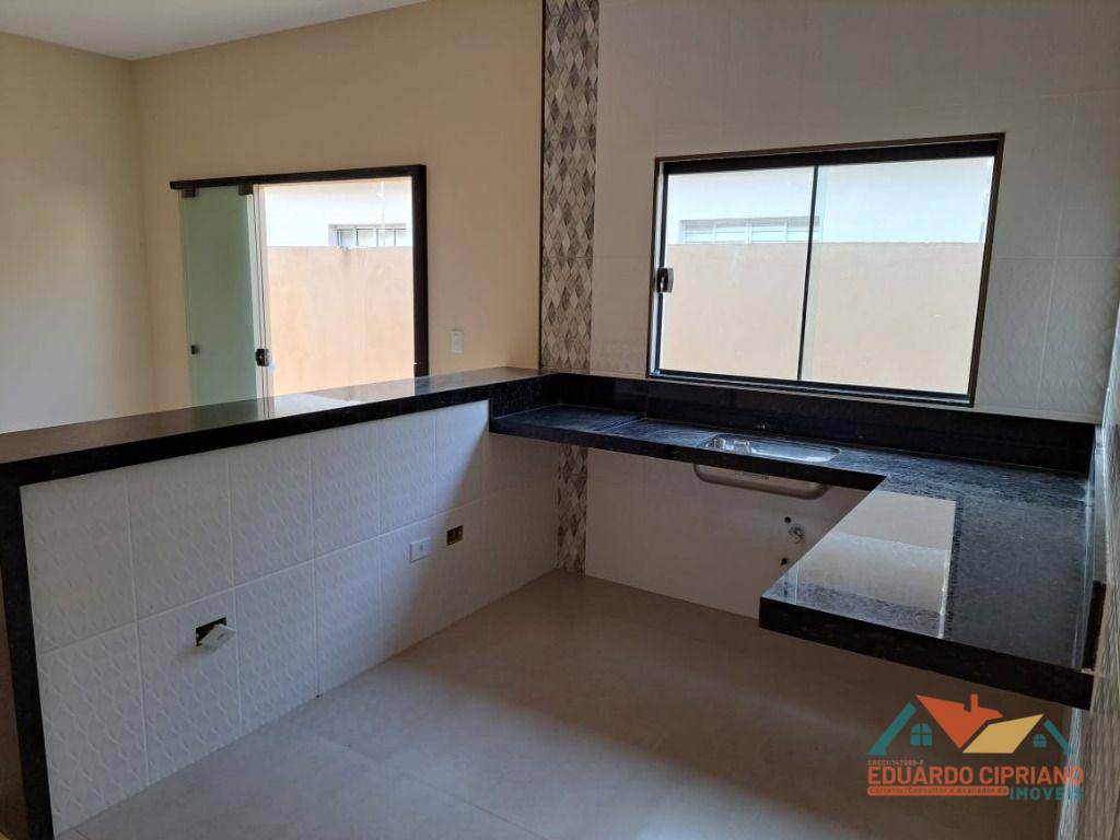 Casa à venda com 2 quartos, 65m² - Foto 11