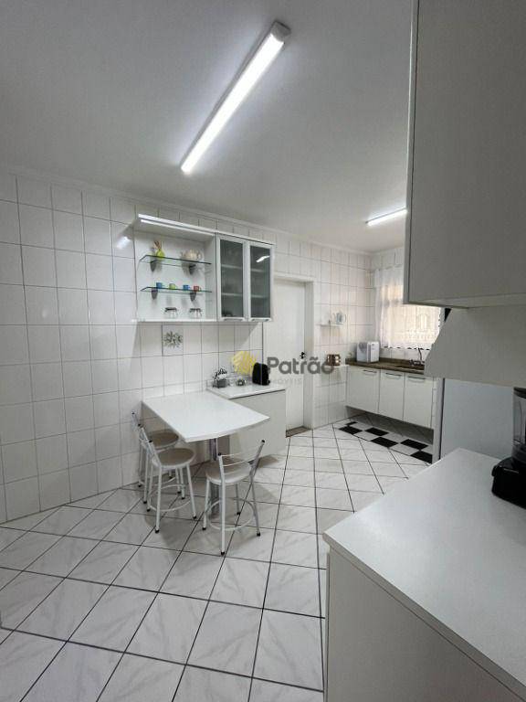 Apartamento à venda com 3 quartos, 132m² - Foto 4