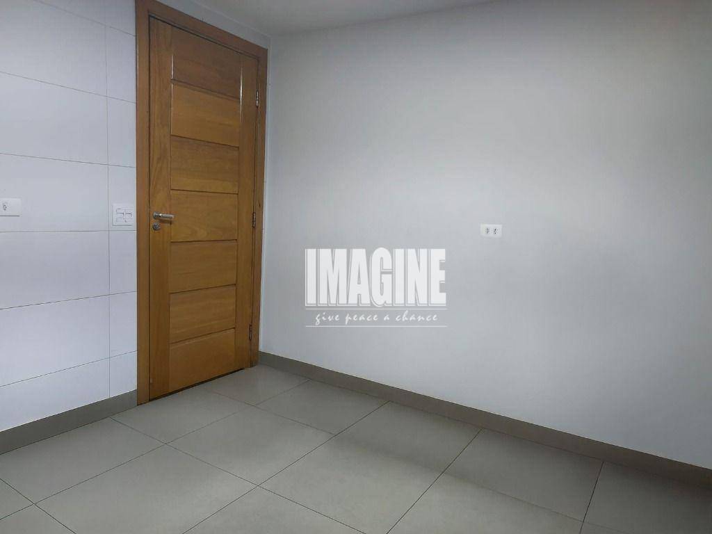 Sobrado à venda com 2 quartos, 140m² - Foto 1