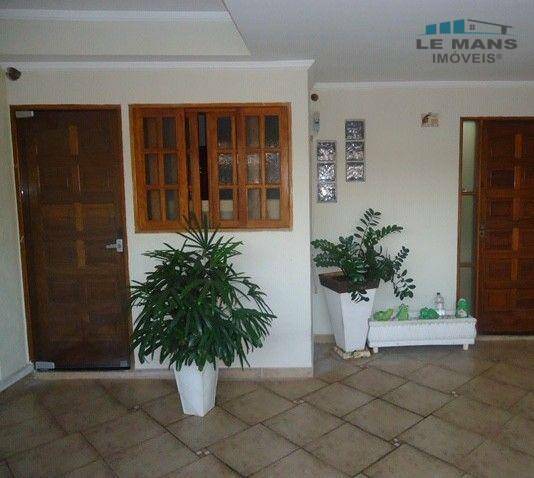 Casa à venda com 3 quartos, 176m² - Foto 2