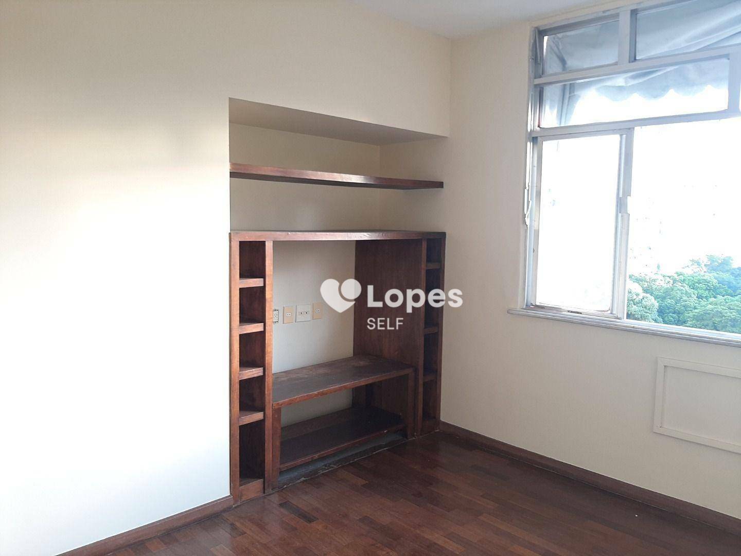 Apartamento à venda com 3 quartos, 125m² - Foto 7