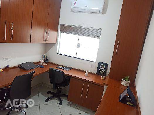 Casa, 3 quartos, 310 m² - Foto 3