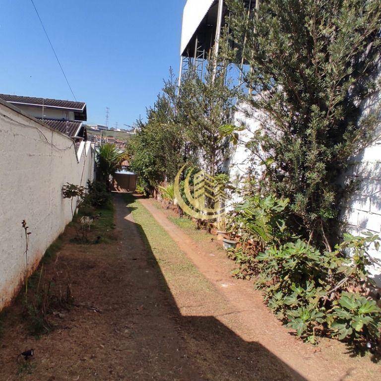 Chácara à venda com 4 quartos, 207m² - Foto 35