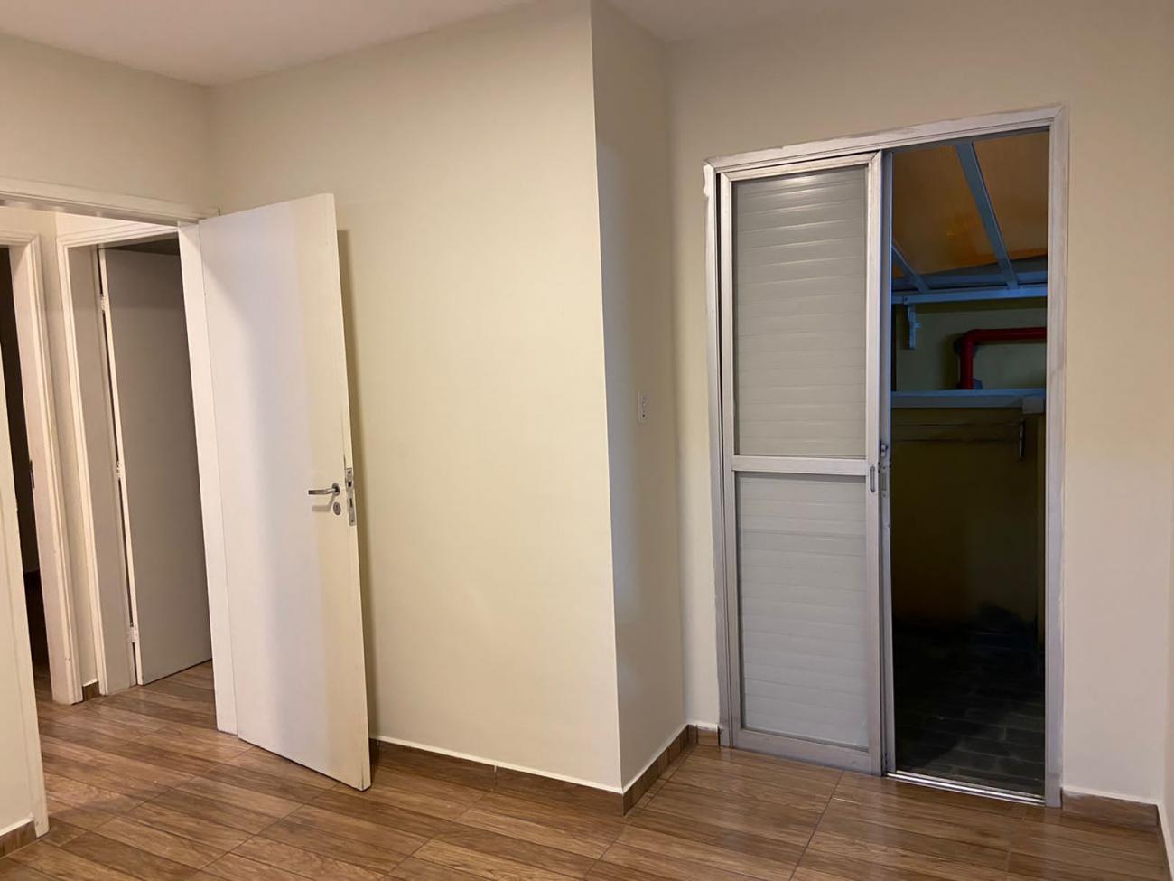 Apartamento à venda com 3 quartos, 75m² - Foto 4