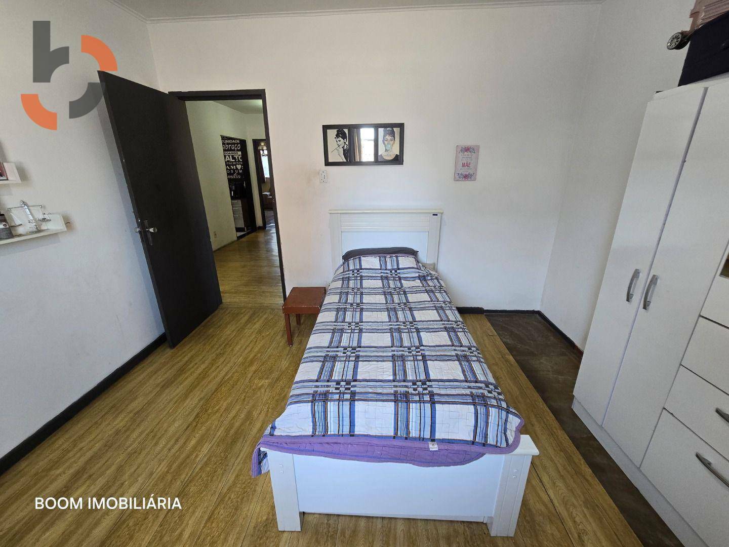 Casa à venda com 4 quartos, 297m² - Foto 3