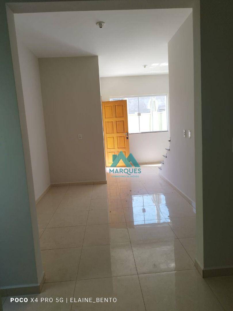 Sobrado à venda com 2 quartos, 70m² - Foto 1