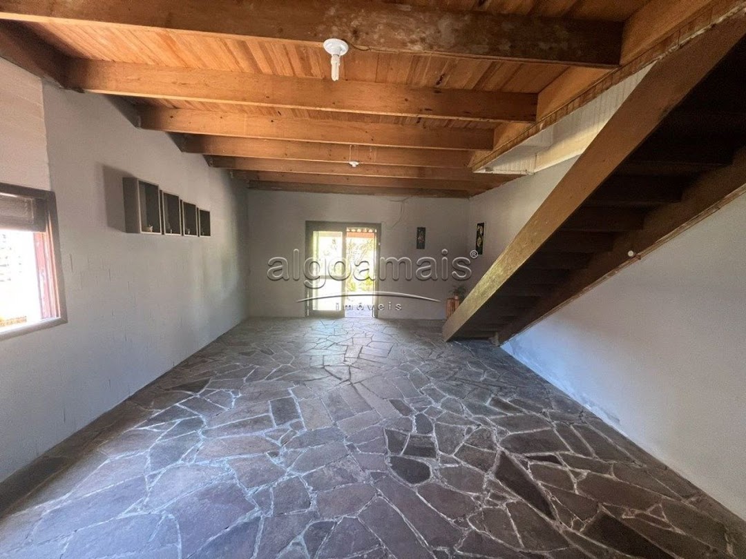 Casa à venda com 4 quartos, 180m² - Foto 4