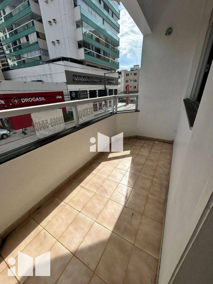 Apartamento à venda com 3 quartos, 132m² - Foto 1