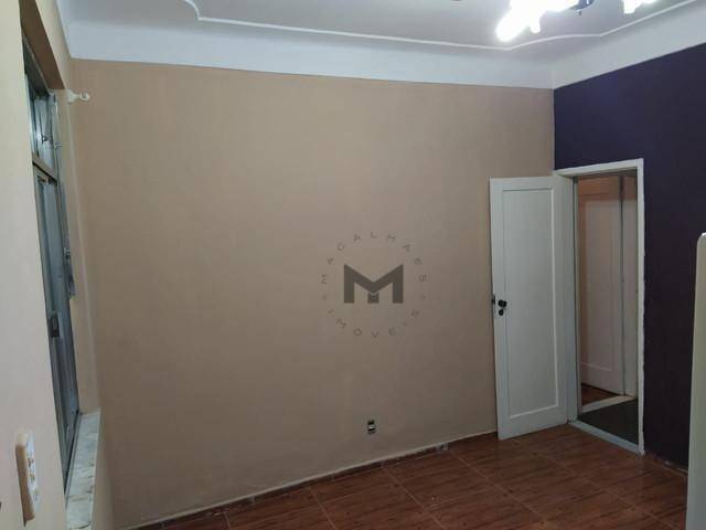 Apartamento à venda com 2 quartos, 67m² - Foto 2