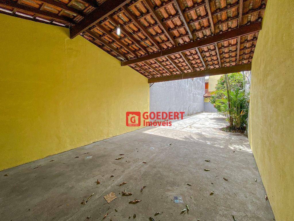 Sobrado à venda com 2 quartos, 125m² - Foto 4