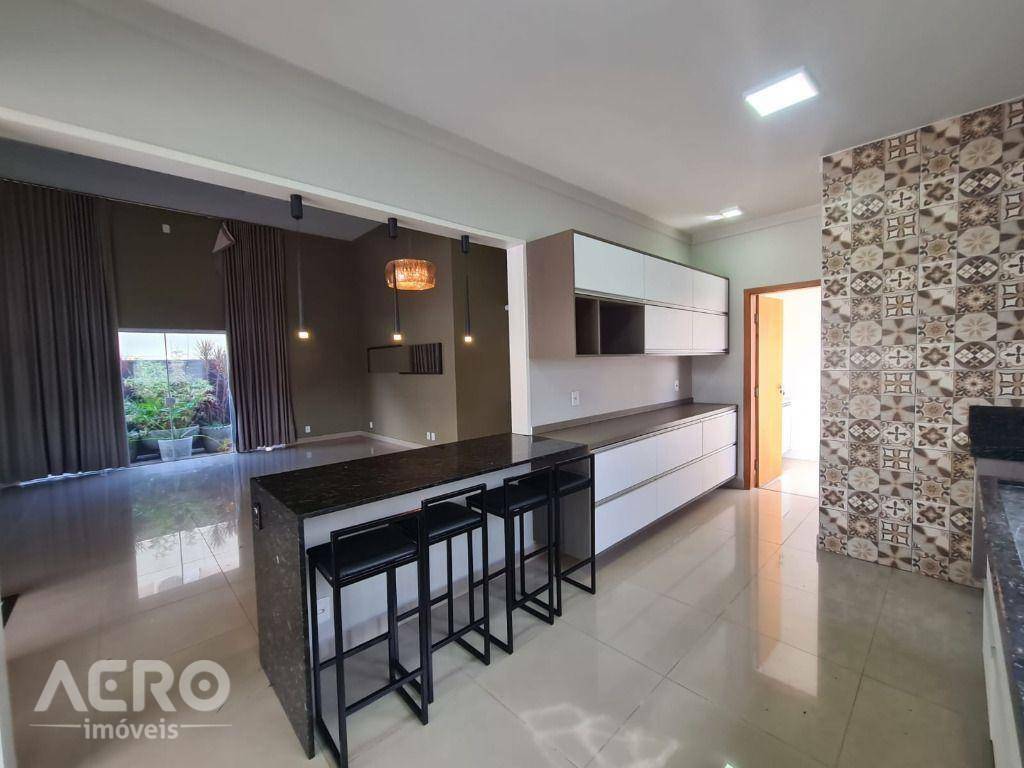 Casa de Condomínio à venda e aluguel com 3 quartos, 210m² - Foto 18