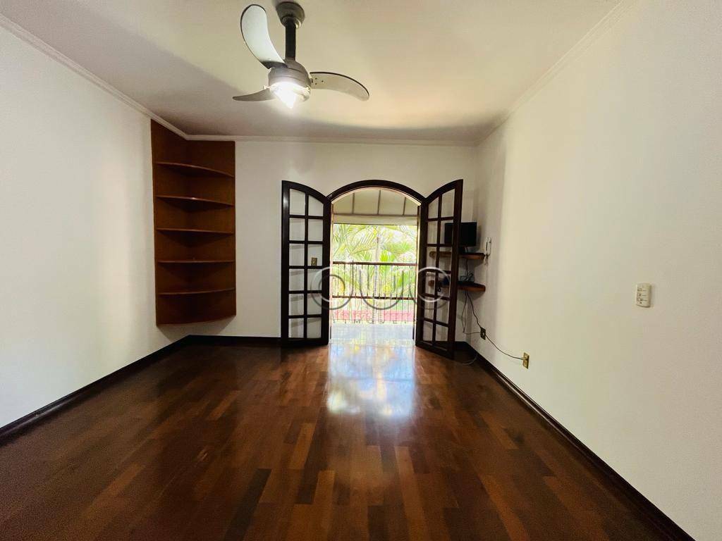 Casa à venda com 3 quartos, 244m² - Foto 15