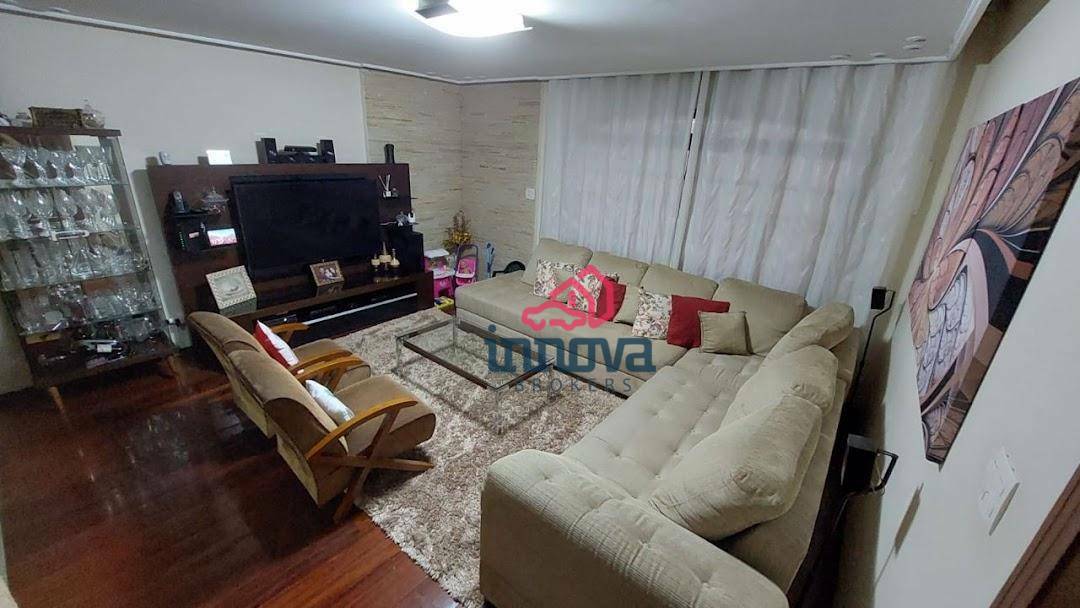 Casa à venda com 3 quartos, 218m² - Foto 3