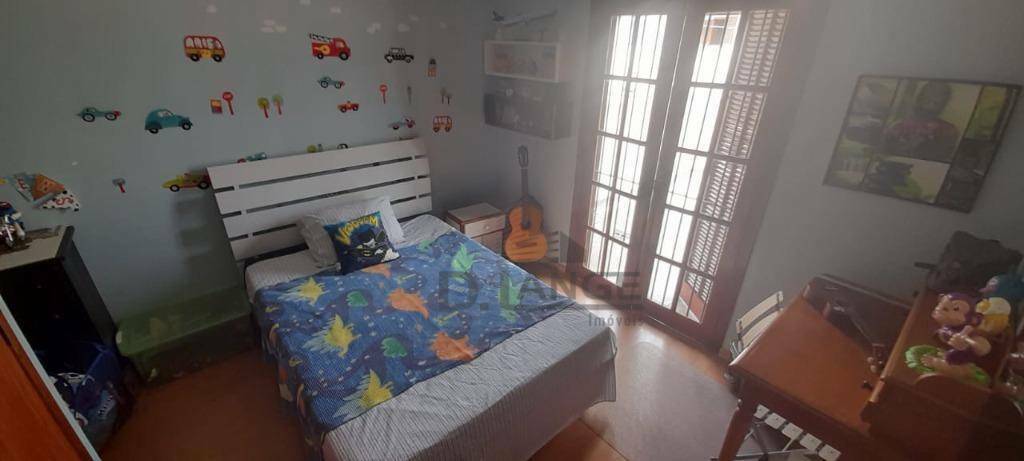 Casa à venda com 3 quartos, 230m² - Foto 6