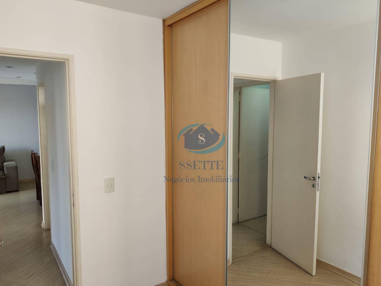 Apartamento à venda com 2 quartos, 64m² - Foto 7