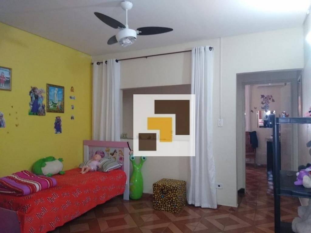 Sobrado à venda e aluguel com 3 quartos, 180m² - Foto 3