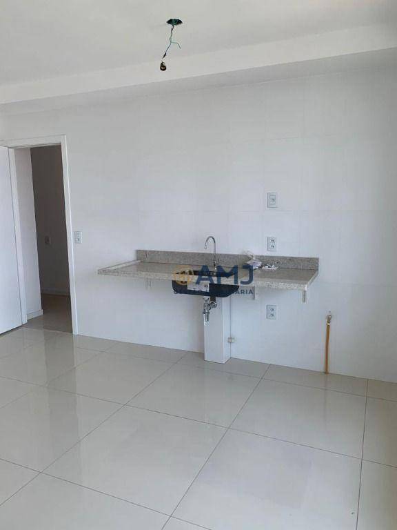 Apartamento à venda com 3 quartos, 100m² - Foto 4