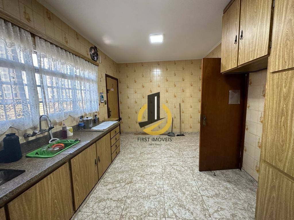 Casa à venda com 3 quartos, 270m² - Foto 5