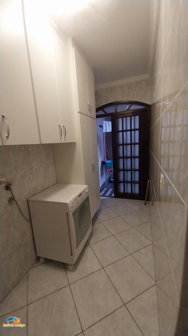 Casa à venda com 3 quartos, 198m² - Foto 13