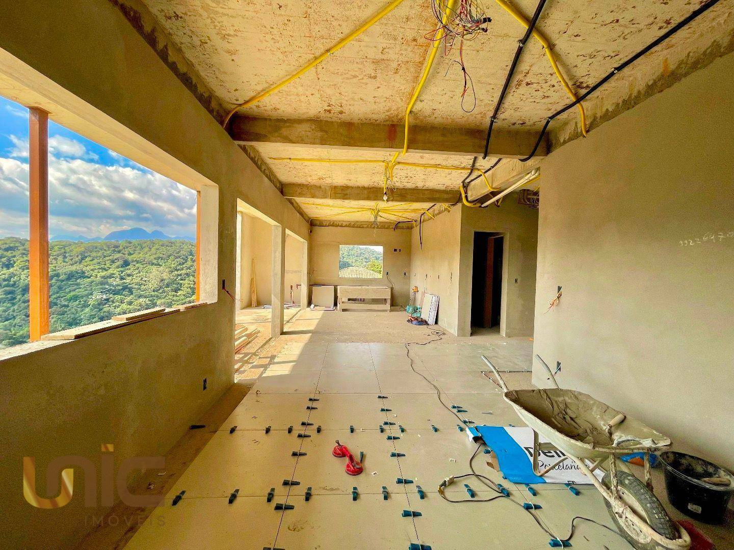 Casa de Condomínio à venda com 4 quartos, 223m² - Foto 6