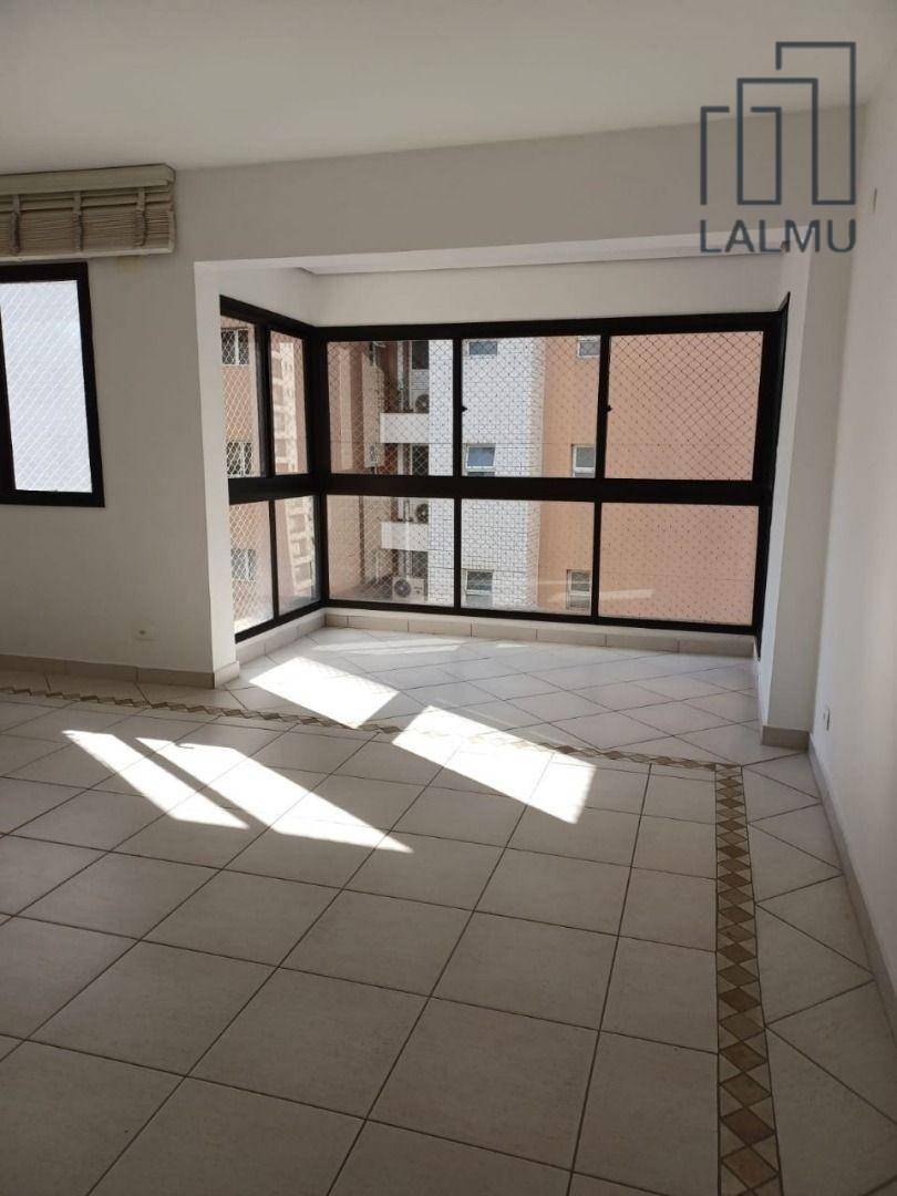 Apartamento para alugar com 3 quartos, 126m² - Foto 13