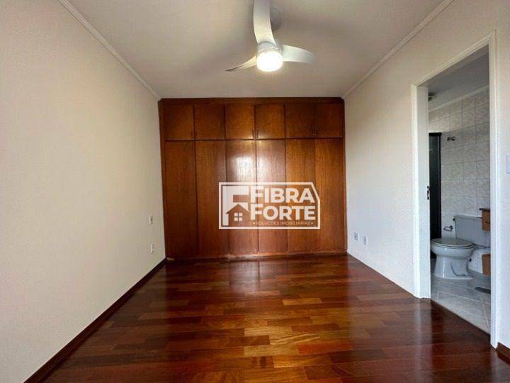 Apartamento para alugar com 3 quartos, 85m² - Foto 11