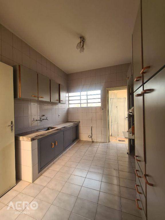 Casa à venda com 3 quartos, 190m² - Foto 15