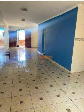 Sobrado à venda com 3 quartos, 300m² - Foto 2