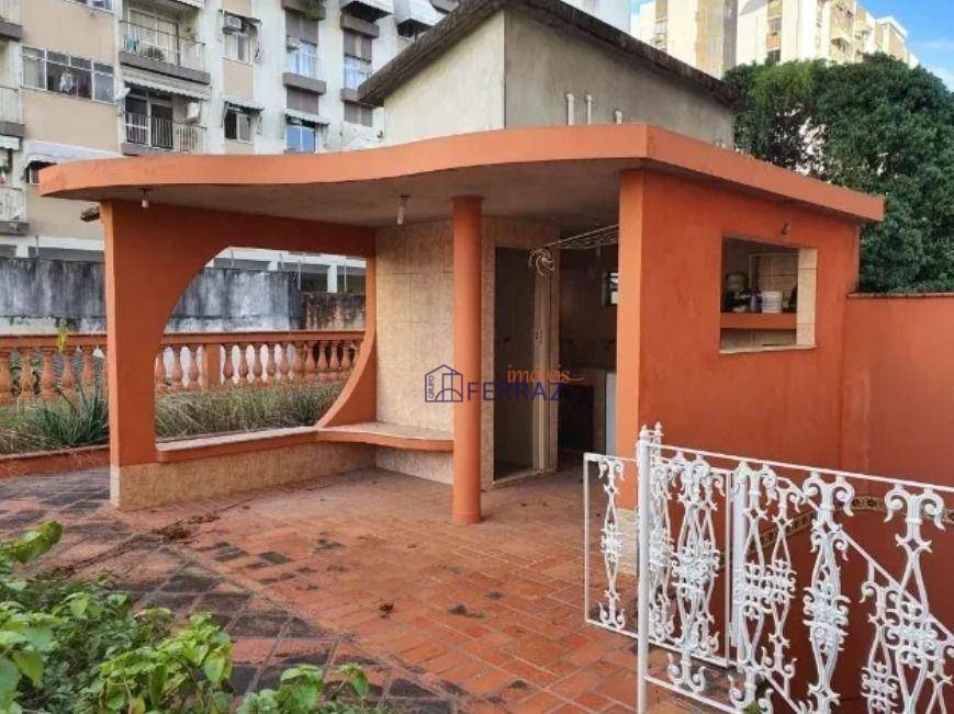 Casa à venda com 4 quartos, 240m² - Foto 16