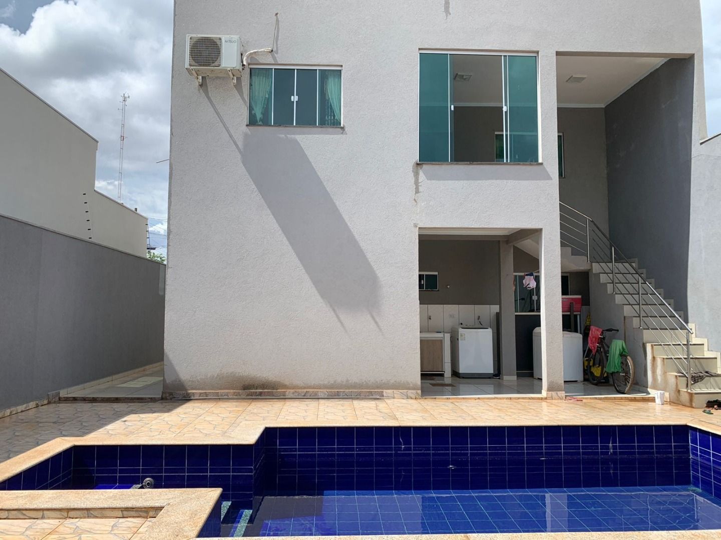 Sobrado à venda com 6 quartos, 300m² - Foto 2