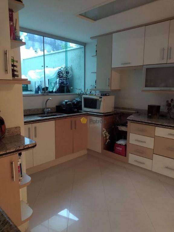 Sobrado à venda com 3 quartos, 318m² - Foto 40